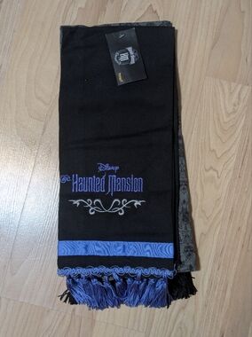 NWT Haunted Mansion Dish Towels